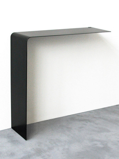 Console minimaliste par Maurizio Peregalli