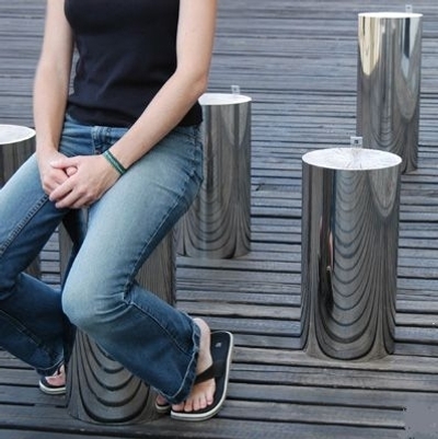 Tabouret zen par Agata Kulik et Pawel Pomorski