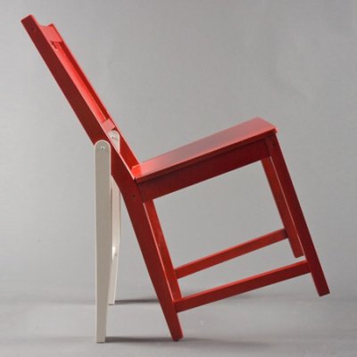 chaise attitude, par Deger Cengiz