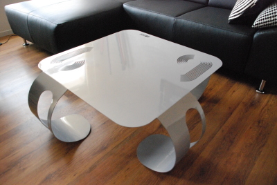 Table basse en Plexiglas par Sif & David création Table basse en Plexiglas par Sif & David création