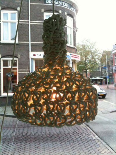 In de Knoop, luminaire par Ka-Lai Chan In de Knoop, luminaire par Ka-Lai Chan