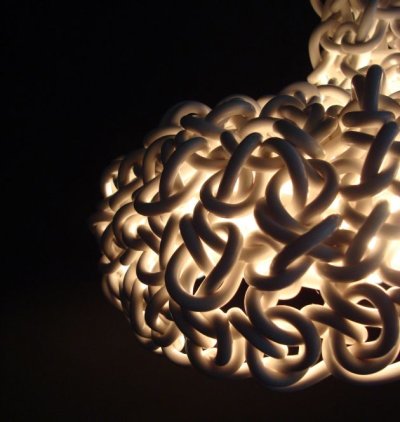 In de Knoop, luminaire par Ka-Lai Chan In de Knoop, luminaire par Ka-Lai Chan