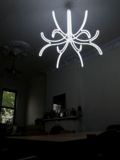 Luminaires à néon par Roger Borg