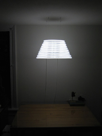 Luminaires à néon par Roger Borg