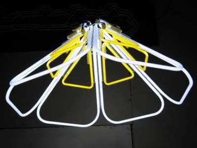 Luminaires à néon par Roger Borg