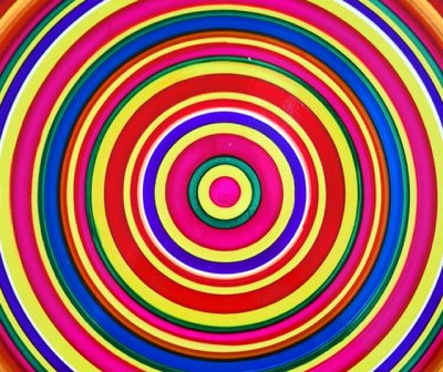 Table haute en couleur Pirueta par Piey