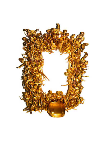 GOLD TOY MIRROR par Ryan McElhinney GOLD TOY MIRROR par Ryan McElhinney