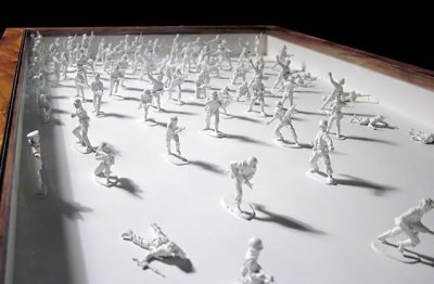 Toy soldier table par John Galvin Designs Toy soldier table par John Galvin Designs