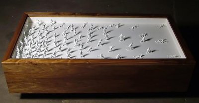 Toy soldier table par John Galvin Designs Toy soldier table par John Galvin Designs