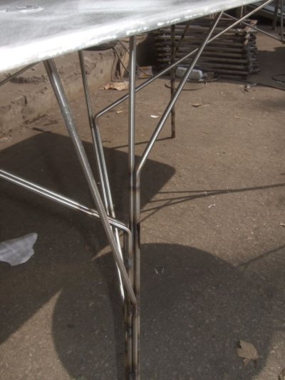 Tables arbustres par Zhili Liu