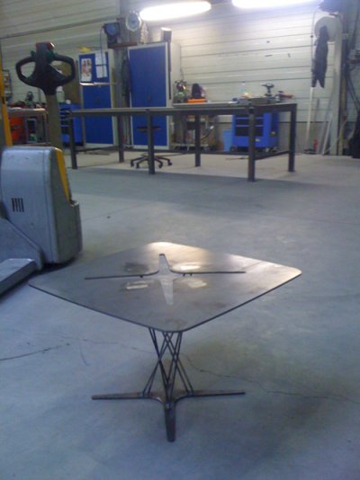 X-Table par Michael Bihain