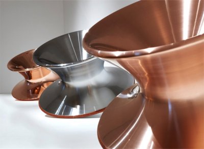 Spun, fauteuil culbuto par Thomas Heatherwick