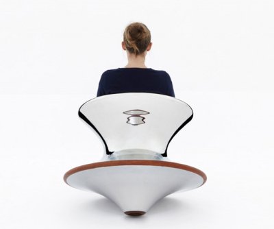 Spun, fauteuil culbuto par Thomas Heatherwick