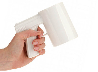 Tasse pour matin difficile, gun handle mug blog-espritdesign.com