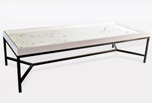 Seul dans la foule, table basse par Rolf Sachs