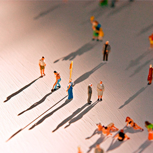 Seul dans la foule, table basse par Rolf Sachs