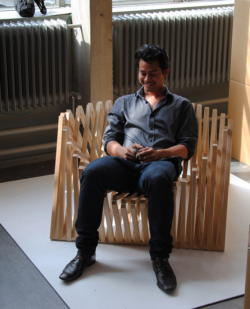 Confort et mouvement Rising Chair par Robert Van Embricqs Confort et mouvement Rising Chair par Robert Van Embricqs