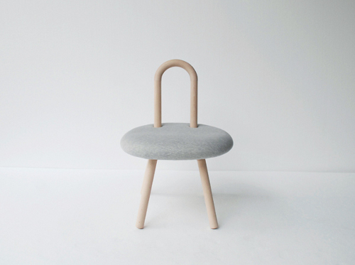 Une invitation au toucher, Bambi chair par Juju Studio Une invitation au toucher, Bambi chair par Juju Studio