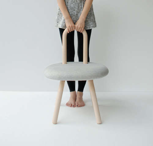 Une invitation au toucher, Bambi chair par Juju Studio Une invitation au toucher, Bambi chair par Juju Studio