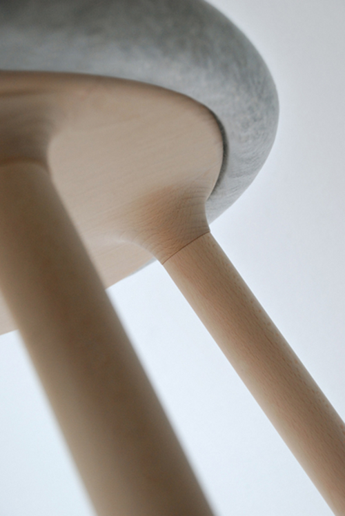 Une invitation au toucher, Bambi chair par Juju Studio Une invitation au toucher, Bambi chair par Juju Studio