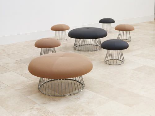 Mushroom invasion, pouf Magic par David Fox Mushroom invasion, pouf Magic par David Fox