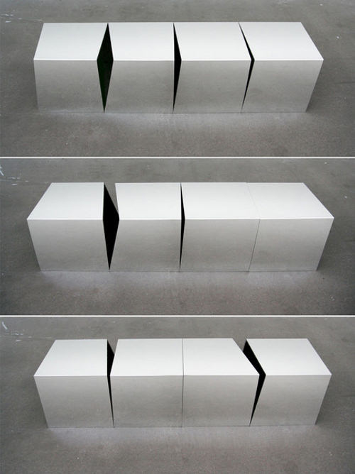 Tabouret Kal, angles et miroirs par Luna Seo