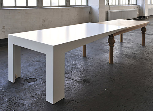 Une couche de modernité, table à manger par Kisskalt Une couche de modernité, table à manger par Kisskalt