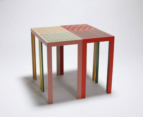 Projet étudiant Table Stack Slit par Hatsumi Hirano Projet étudiant Table Stack Slit par Hatsumi Hirano
