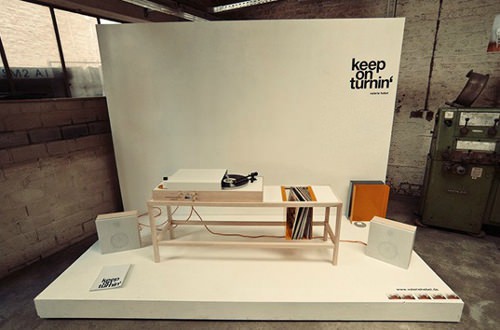 Keep On Turnin’ la platine d'intérieur par Valérie Hebel