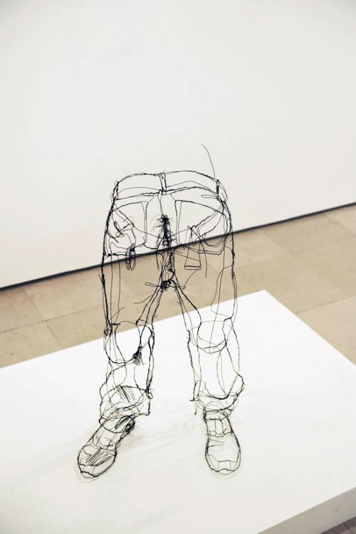 Sculpture ultra réaliste en fil de fer par David Oliveira