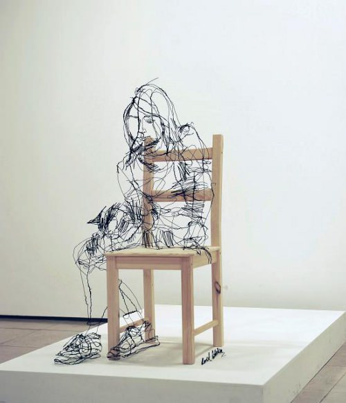 Sculpture ultra réaliste en fil de fer par David Oliveira