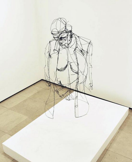 Sculpture ultra réaliste en fil de fer par David Oliveira