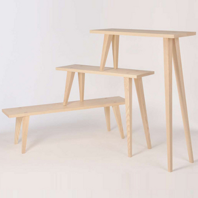 3 BANCS 1 BUREAU PAR OSCAR MEDLEY-WHITFIELD