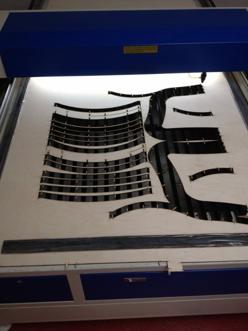 Lasercut 30 minutes pour une chaise par Frederik Alexander Werner