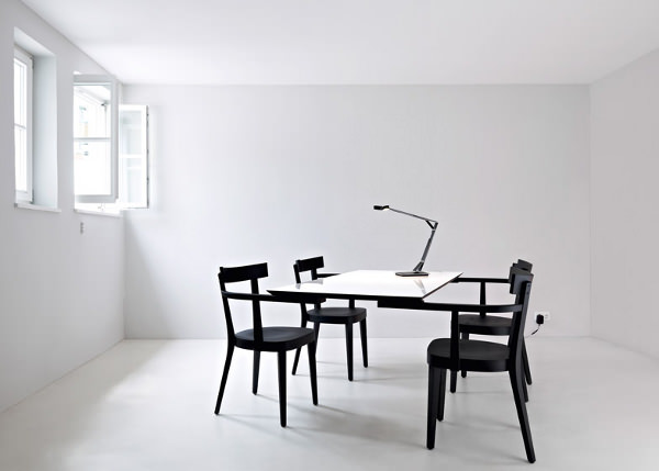 Floating Table la table sans pied par Ingo Maurer Floating Table la table sans pied par Ingo Maurer