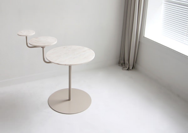 Planet table et mouvement par le studio KamKam Planet table et mouvement par le studio KamKam